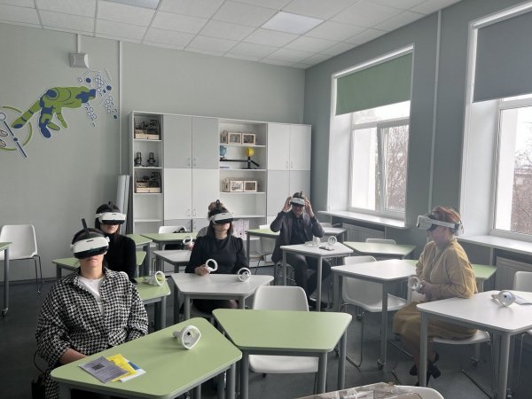 Комплекты для класса виртуальной реальности были поставлен в Лицей 373 города Санкт-Петербурга